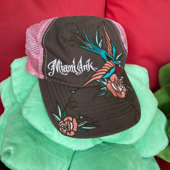 TLC Miami Ink Embroidered Sparrow + Rose Tattoo, Pink Mesh Snapback Trucker Hat - Picture 4 of 12